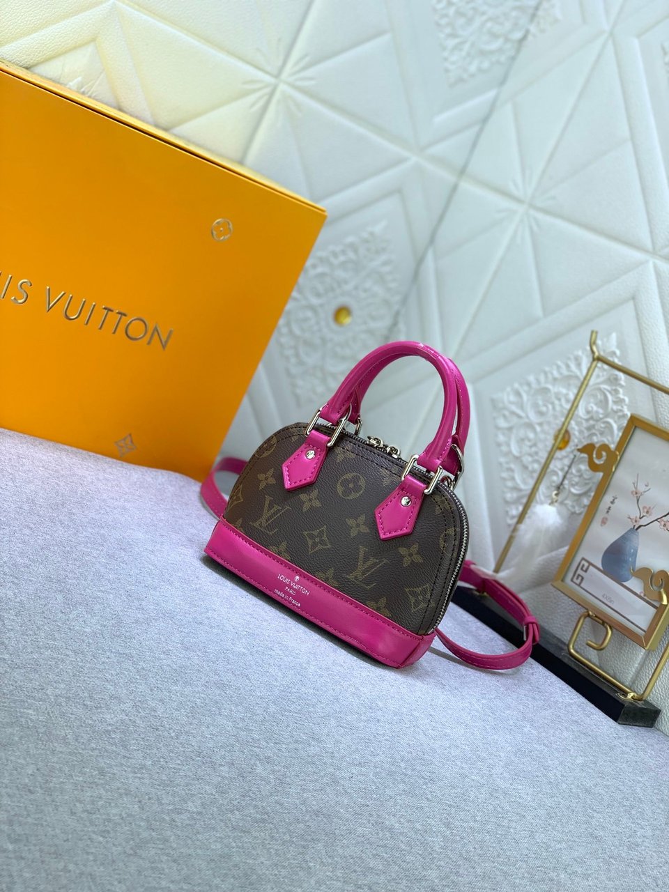 Louis Vuitton Mini Alma Monogram Canvas Mix With Pink 18Cm M83206 view 3