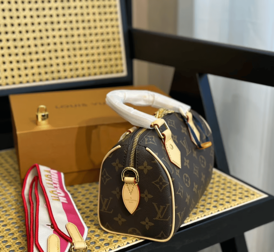 Louis Vuitton Speedy Bandouliere 20 Fuchsia 20cm M46234 view 14