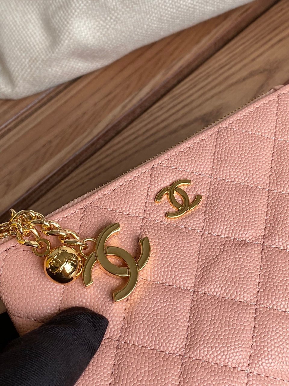 Chanel Zipped Wallet 14Cm Light Pink Caviar Gold Hardware view 5