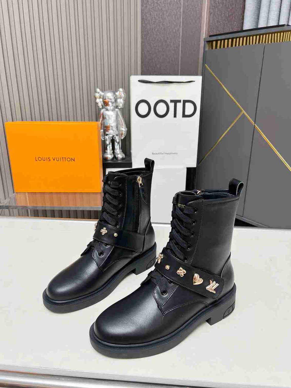 Louis Vuitton Citizen Boots Black 1Adazr view 6