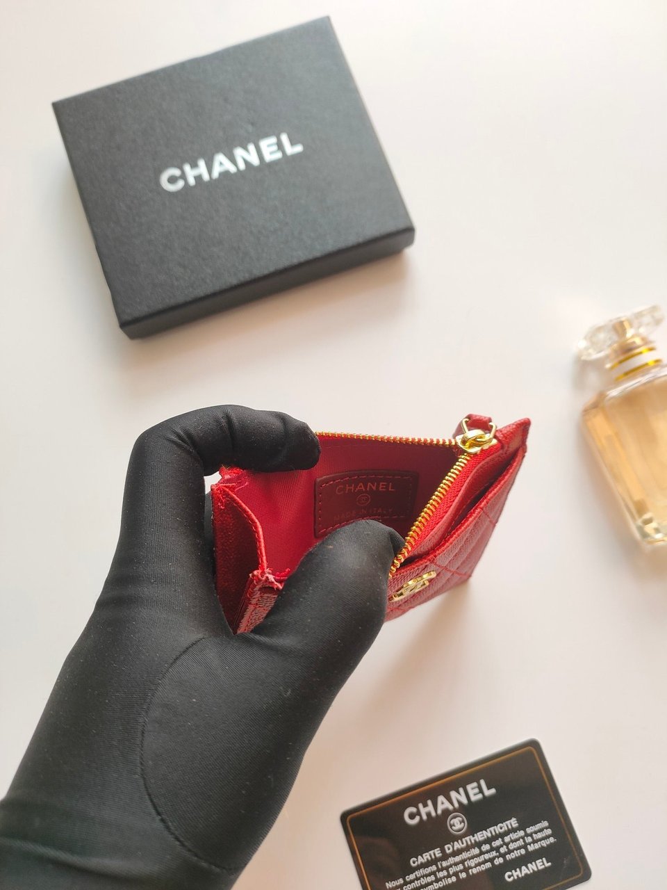 Chanel Zipped Card Holder 11.5 Red Grained Calfskin Gold Icon view 5