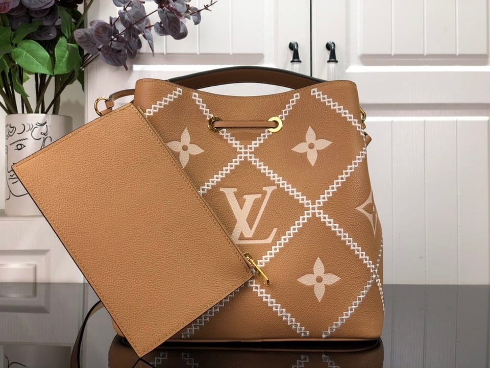 Louis Vuitton N Ono Mm 26Cm Arizona Brown view 5