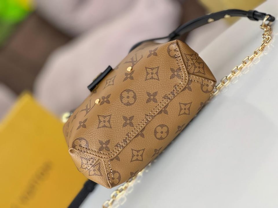 Louis Vuitton Atlantis BB in Gold 17cm/6.7in view 8