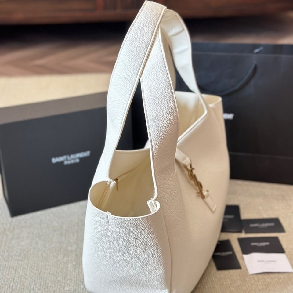 Saint Laurent Le 5 A 7 Bea In Grained Leather White 50Cm view 5