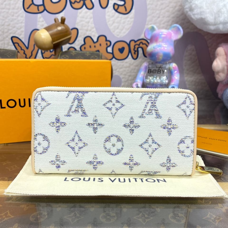 Louis Vuttion Monogram Jacquard Fabric Zippy Wallet view 4