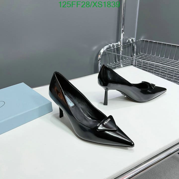 Prada Cleavage Nero Leather Pumps Black view 6