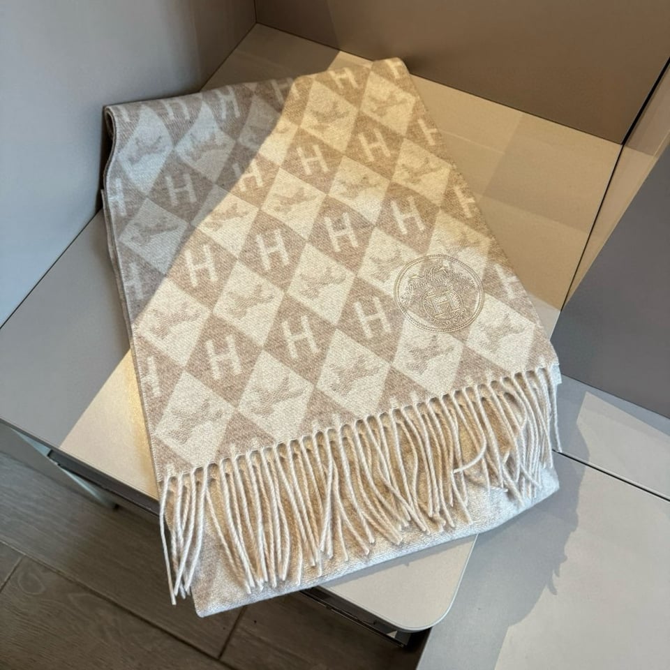 Hermes Diamond H Cashmere Scarf Beige For Women 180cm view 4