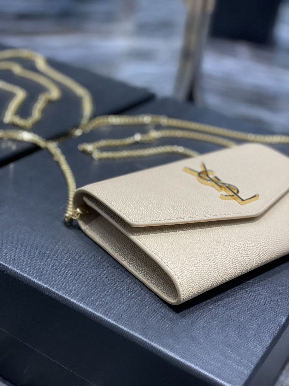 Saint Laurent Uptown Chain Wallet In Grain De Poudre Embossed Leather Blanc Vintage 19Cm view 5