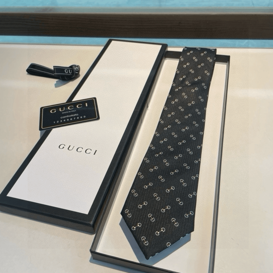 Gucci Horsebit Pattern Silk Tie For Men view 3