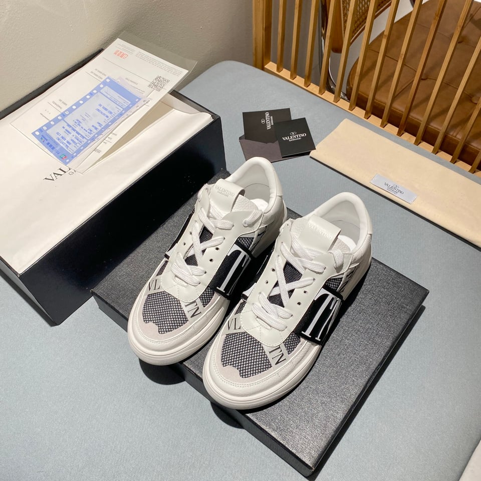 Valentino Vl7N Low-Top Sneaker In Calfskin And Mesh Fabric With Bands Black view 6
