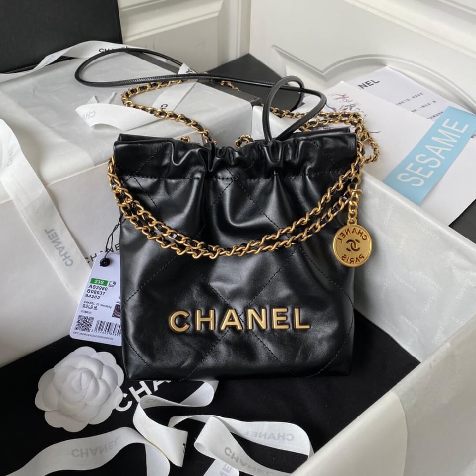 Chanel Mini 22 Handbag Shiny Calfskin &amp; Gold Metal Black 20cm view 4