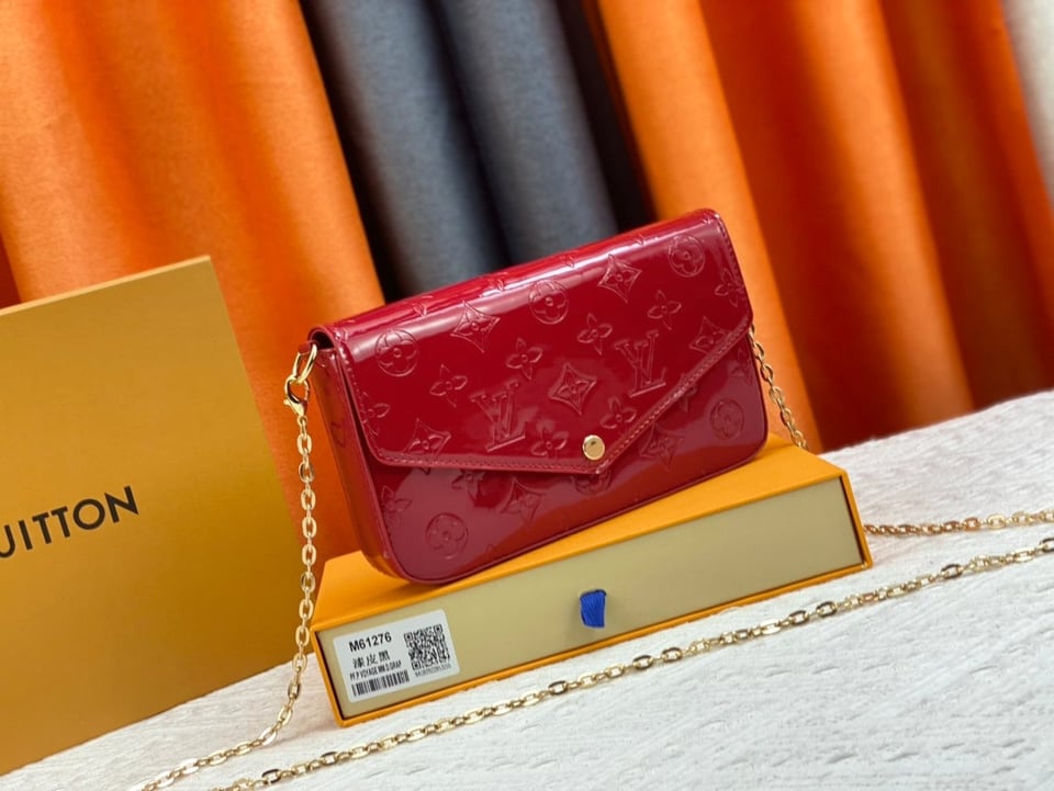 Louis Vuitton Pochette F Licie Red 21Cm view 9