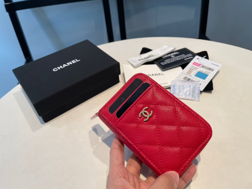 Chanel Zipped Coin Purse 11 Red Grained Calfskin view 6