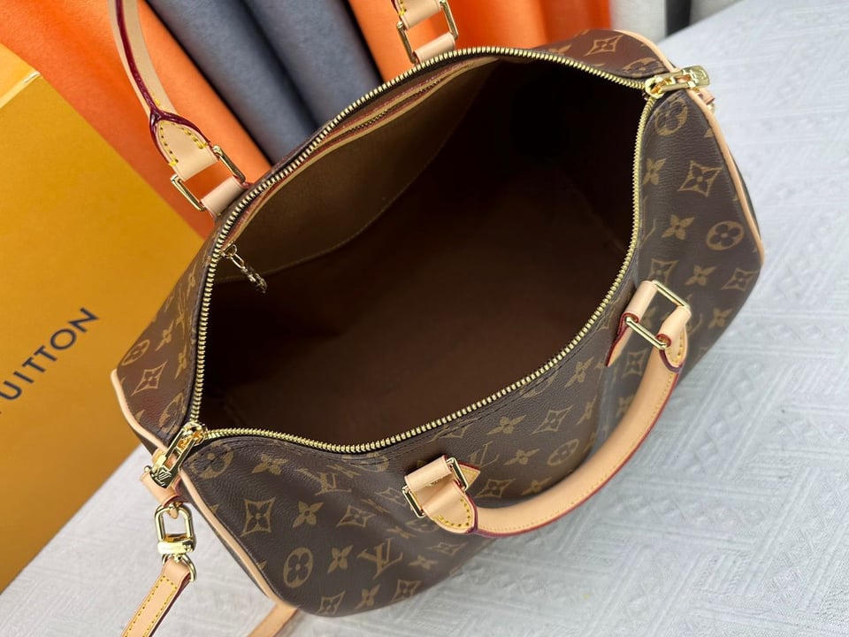 Louis Vuitton Speedy Bandouliere 35 Monogram Canvas 35cm view 5