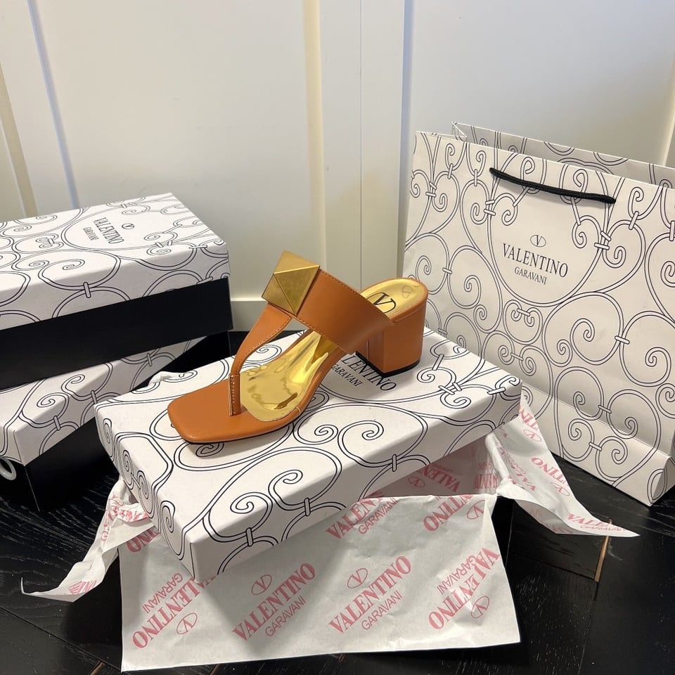 Valentino One Stud Metallic Nappa Flat Middle Heel Beige Thong Sandal view 8