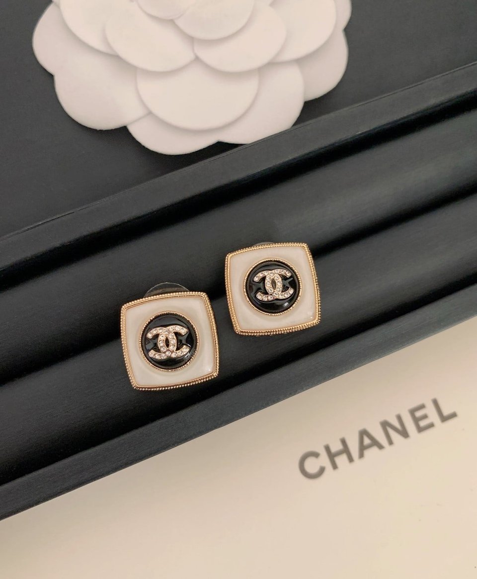 Chanel Stud Earrings Black view 5