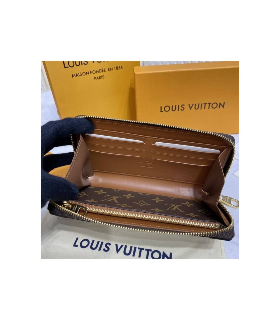 Louis Vuitton Monogram Zippy Wallet Trunk view 10
