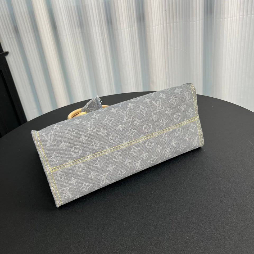 Louis Vuitton OnTheGo MM Bag Washed Grey M13189 32cm/ 12.6in view 8