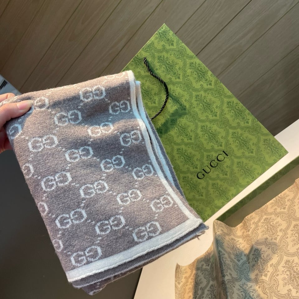 Gucci Cashmere Scarf Monogram Beige-White For Women 180cm view 4