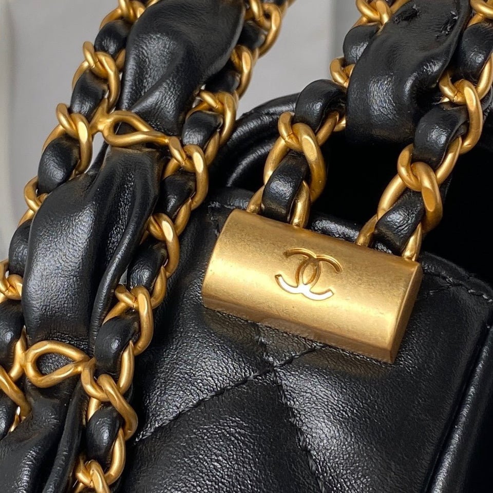 Chanel 23K 13,5Cm Black Calfskin Gold Hardware view 8
