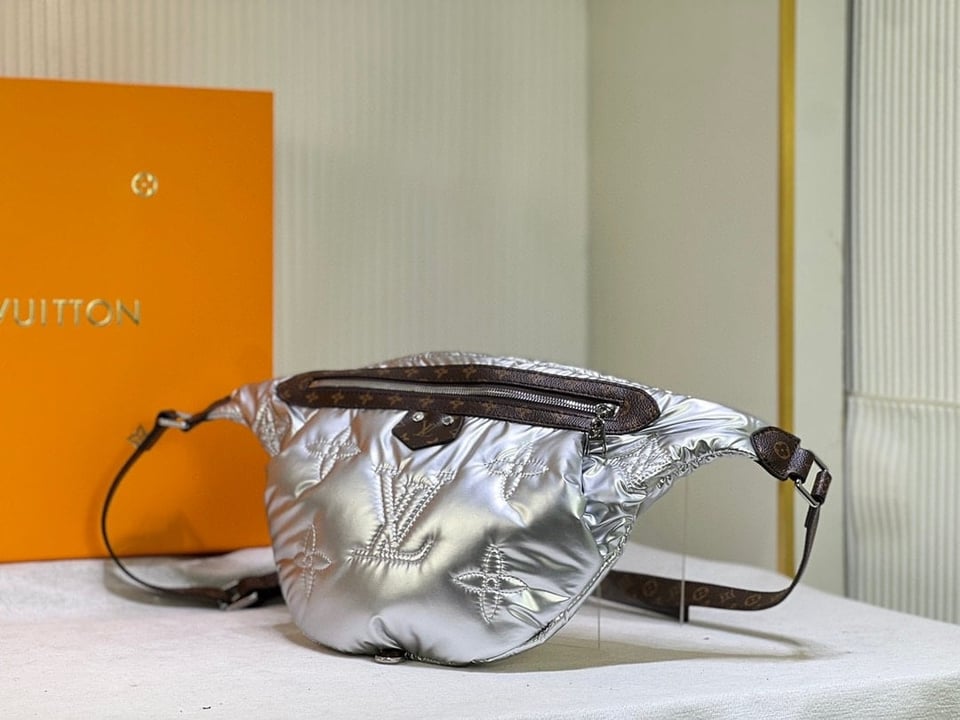 Louis Vuitton Maxi Bumbag Silver 44Cm M20971 view 6