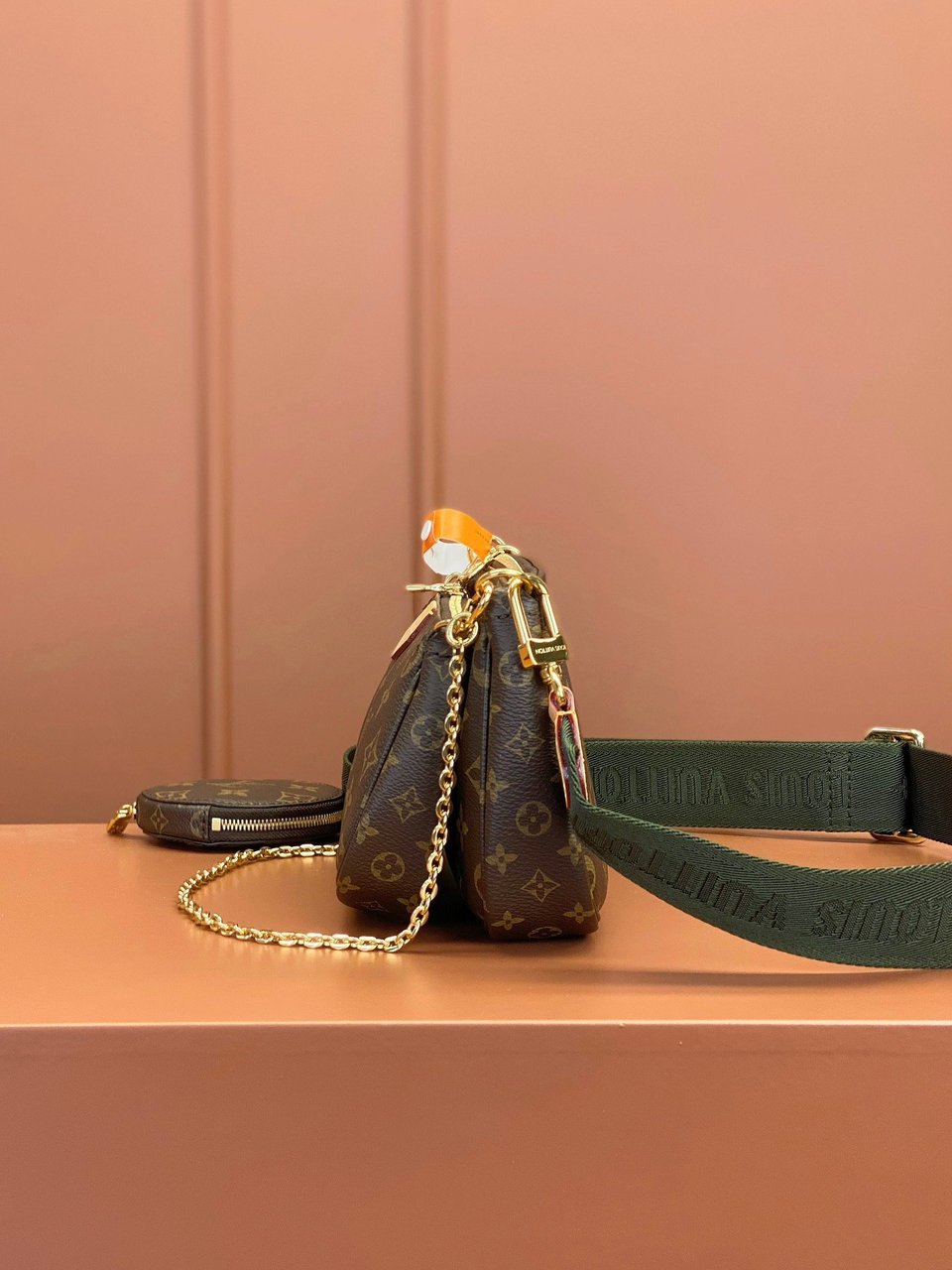 Louis Vuitton Multi Pochette Accessoires Khaki 24Cm M44813 view 12