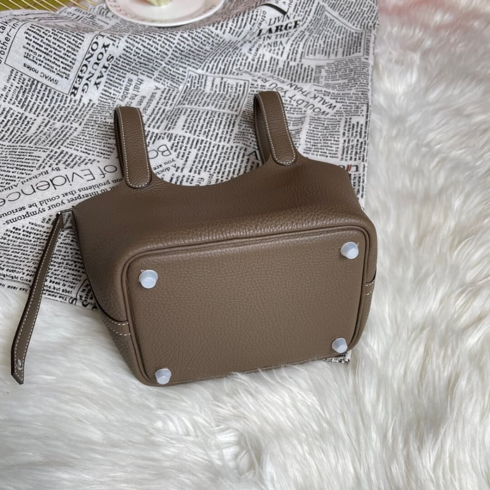 Hermes Picotin Lock Bag In Taurillon Clemence Etoupe Grey 22Cm view 9