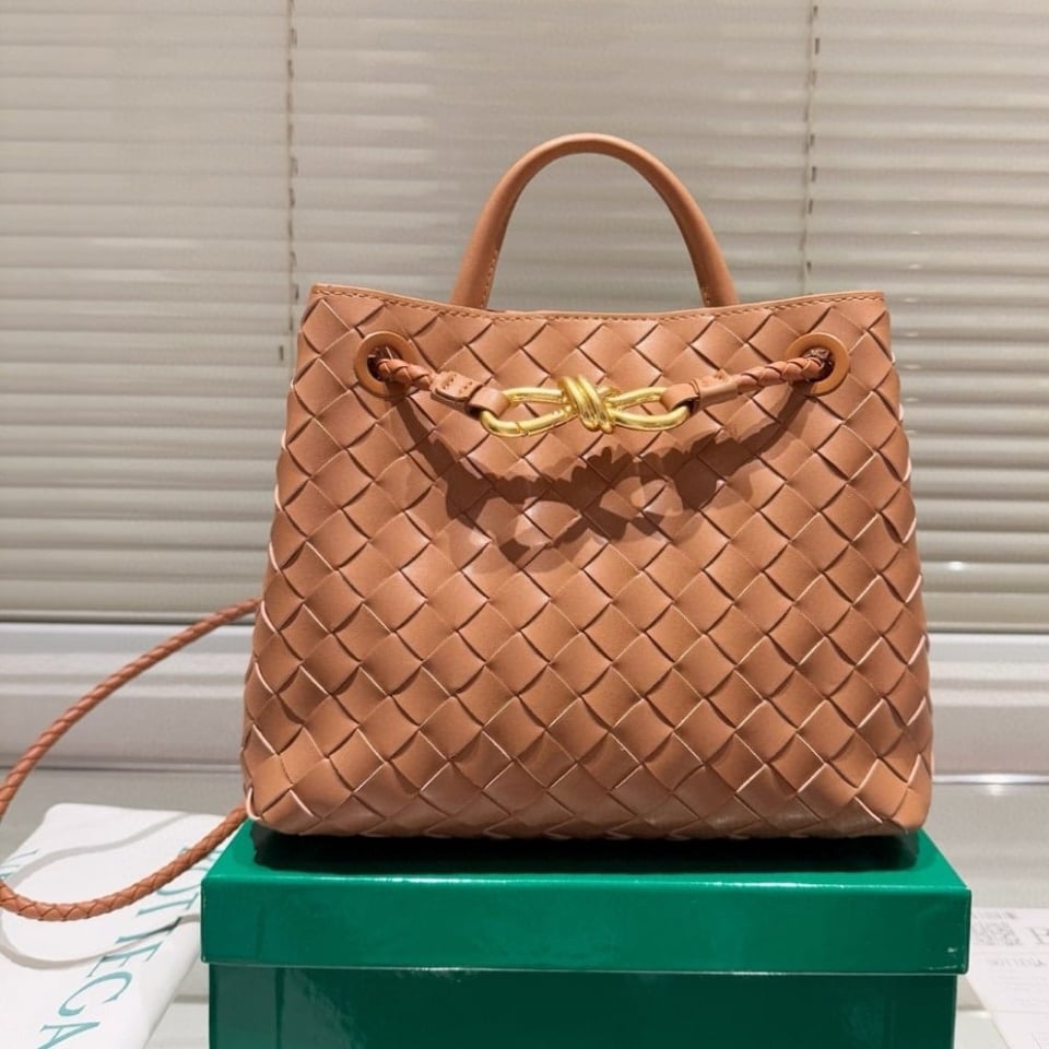 Bottega Veneta Small Andiamo Bag In Cognac 25Cm view 11