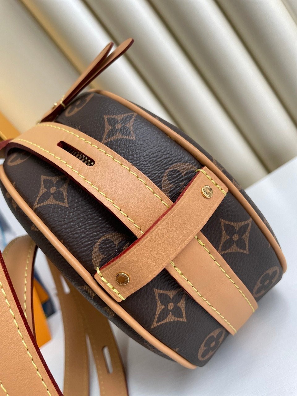 Louis Vuitton Boite Chapeau Souple Pm 18Cm view 11