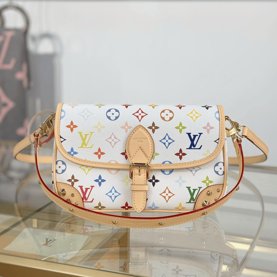 Louis Vuitton Diane LV x TM M27866 24cm/9.4in view 4