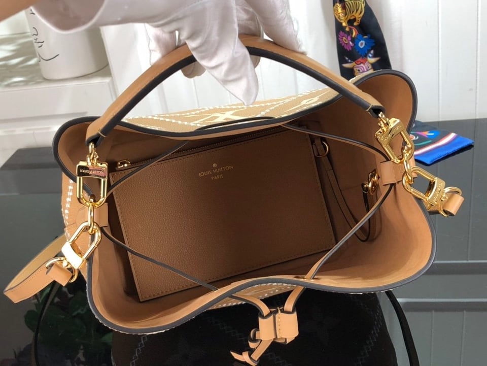 Louis Vuitton N Ono Mm 26Cm Arizona Brown view 11