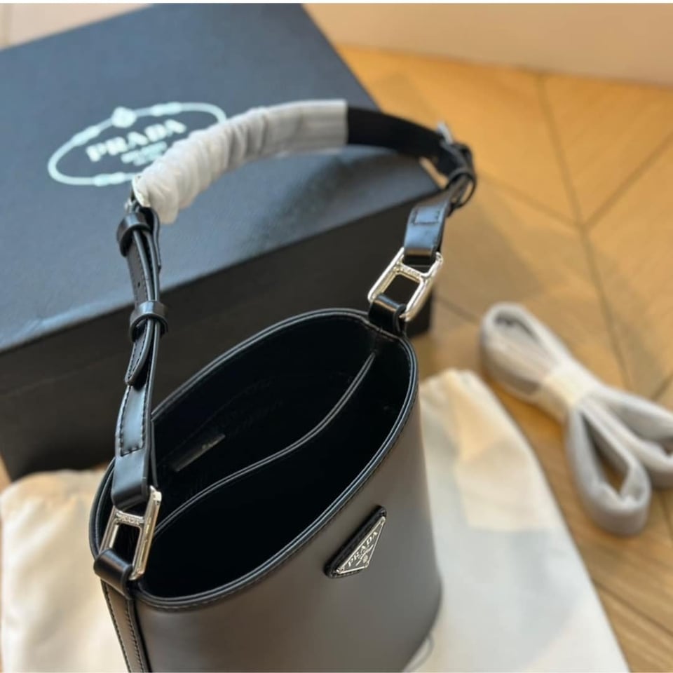 Prada Spazzolato Bucket Bag Black 17Cm view 5