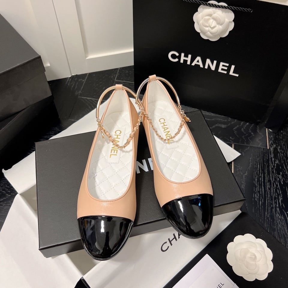 Chanel Interlocking Cc Logo Ballet Flats Black Pink view 5