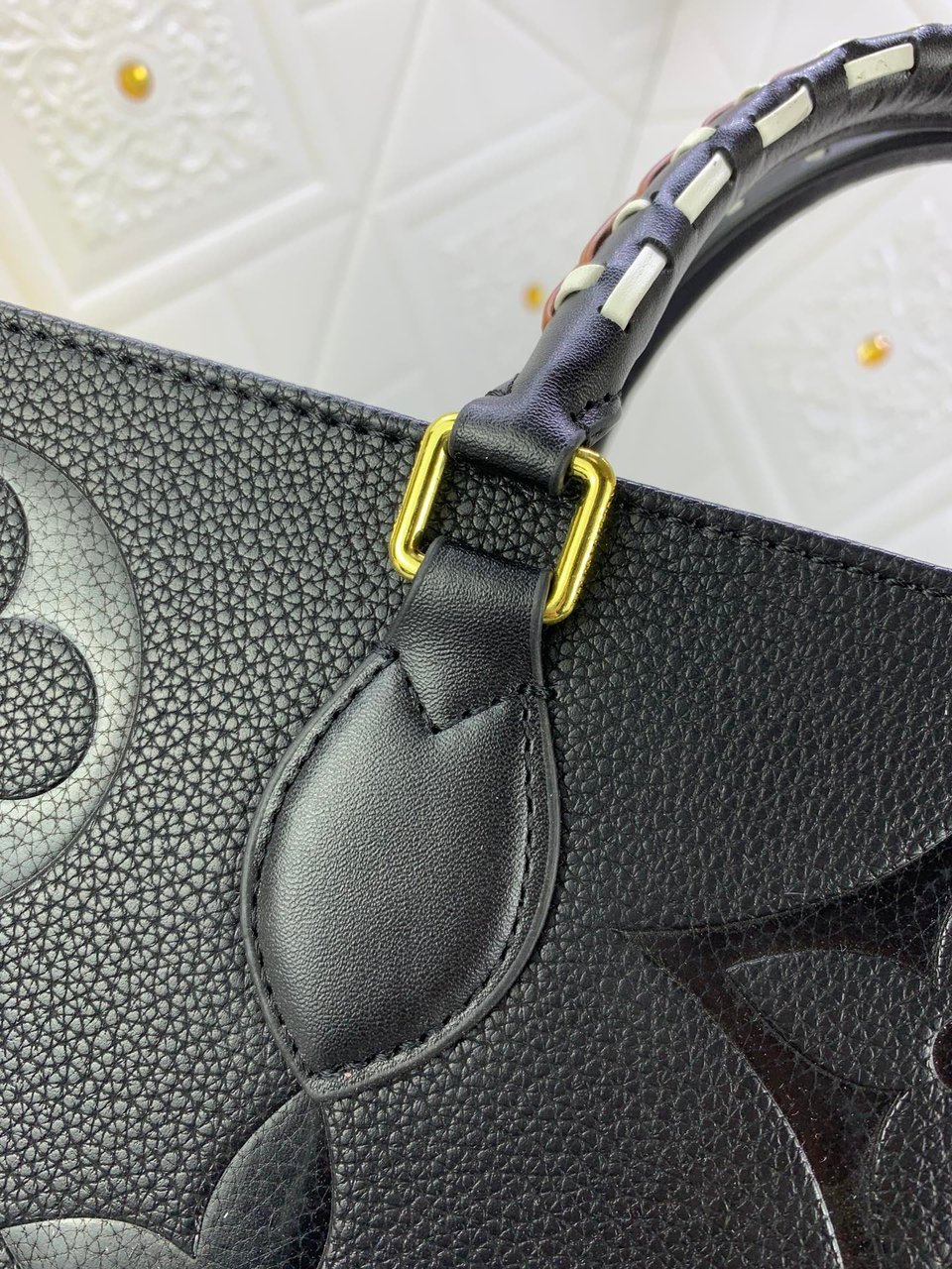 Louis Vuitton LV Crafty Onthego Gm Black 41Cm view 8