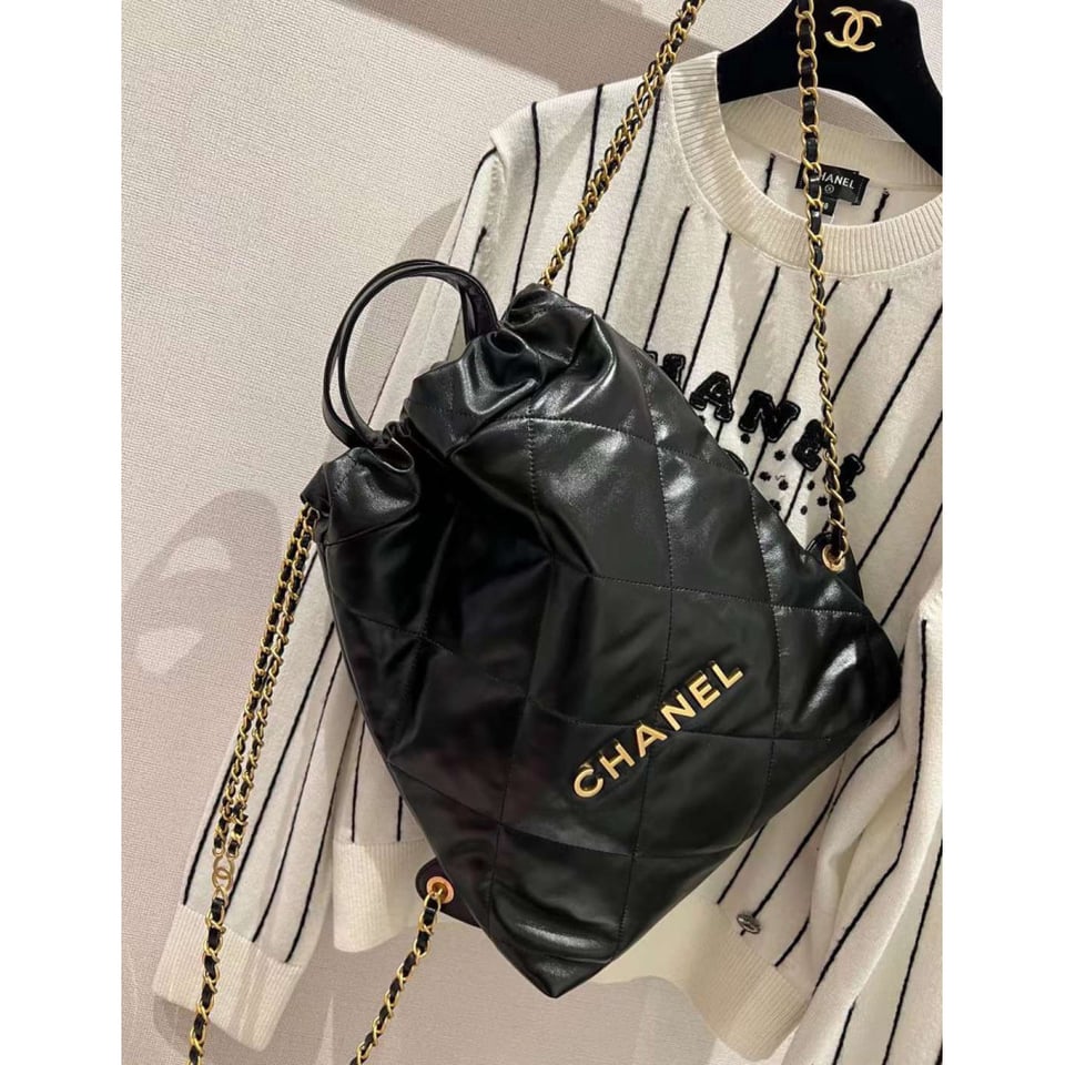 Chanel 22 Backpack in Black Shiny Calfskin 34cm view 9
