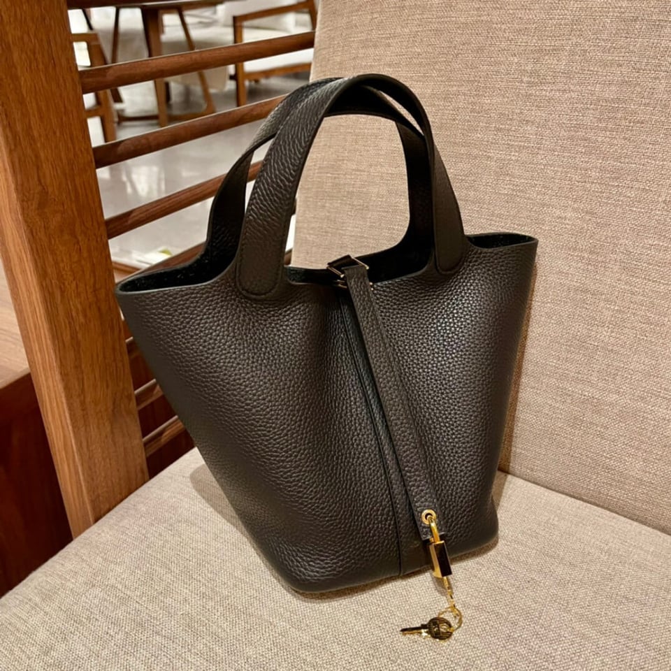 Hermes Picotin Lock Bag In Taurillon Clemence Noir Black 22Cm view 3