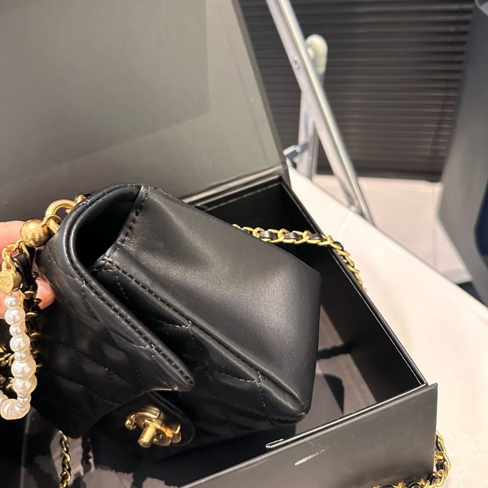 Chanel Flap Bag Gold Hardware With Chain Black 17Cm/6.6in view 7