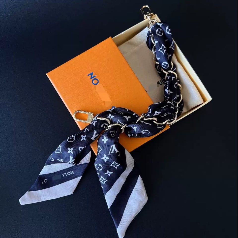 Louis Vuitton Monogram Silhouette Chain Bag Charm M03814 view 2