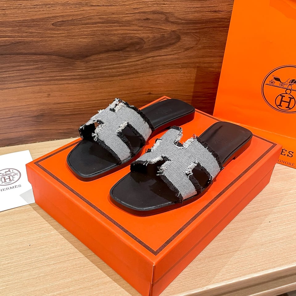 Hermes Oran Sandal Black H231095Z Pn360 view 9