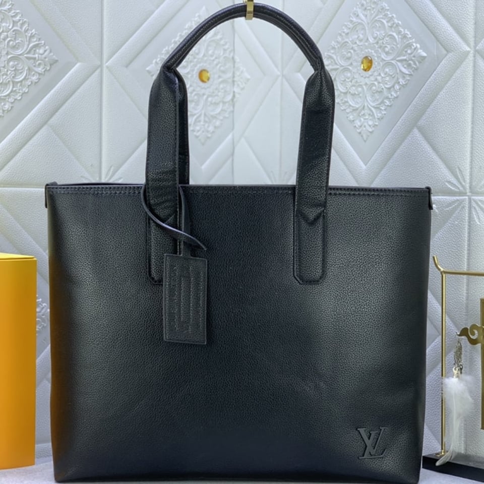 Louis Vuitton Pilot Tote Cowhide Leather Black 40Cm M24771 view 3