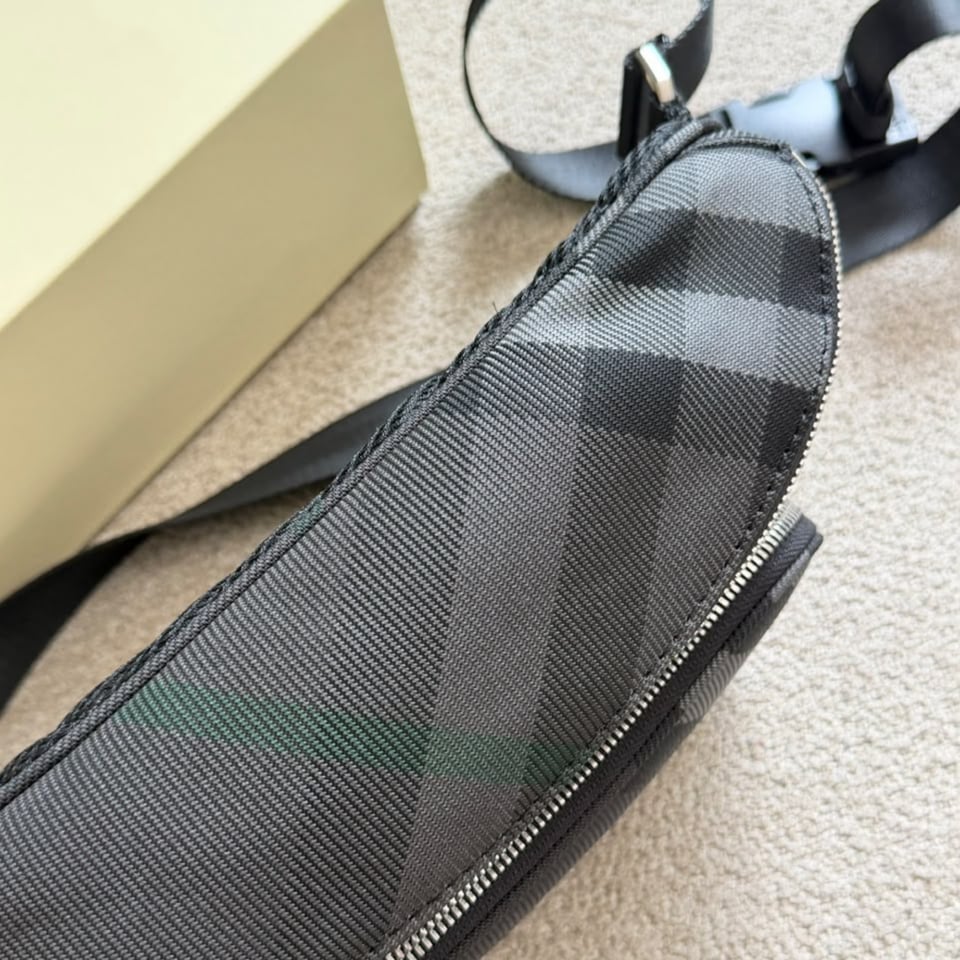 Burberry Gray ML Heritage Bag view 8