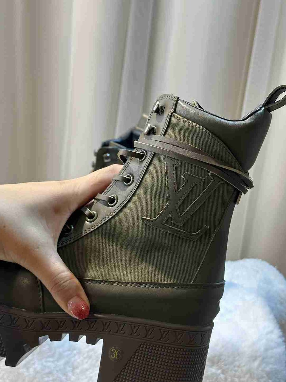 Louis Vuitton Laureate Platform Desert Boot Kaki Green 1Ac7S9 view 7