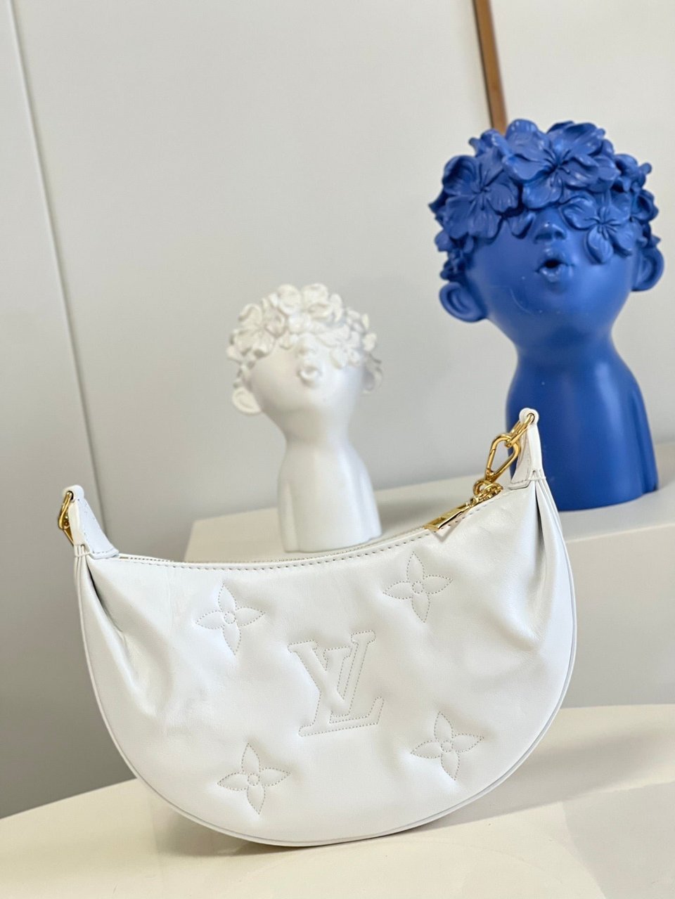 Louis Vuitton Over The Moon 27Cm White view 5