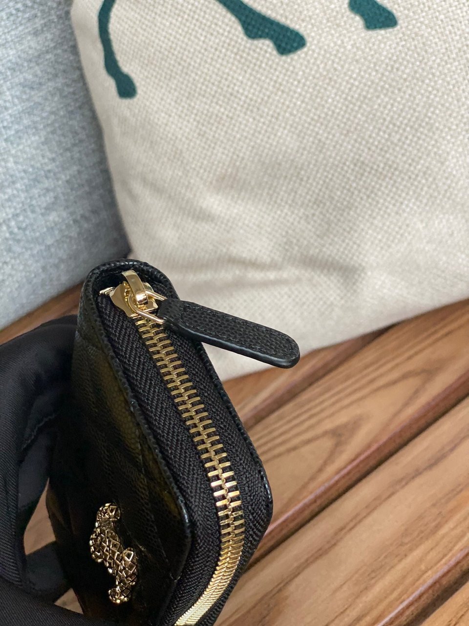 Chanel Zipped Wallet 11Cm Black Caviar Gold Hardware view 3