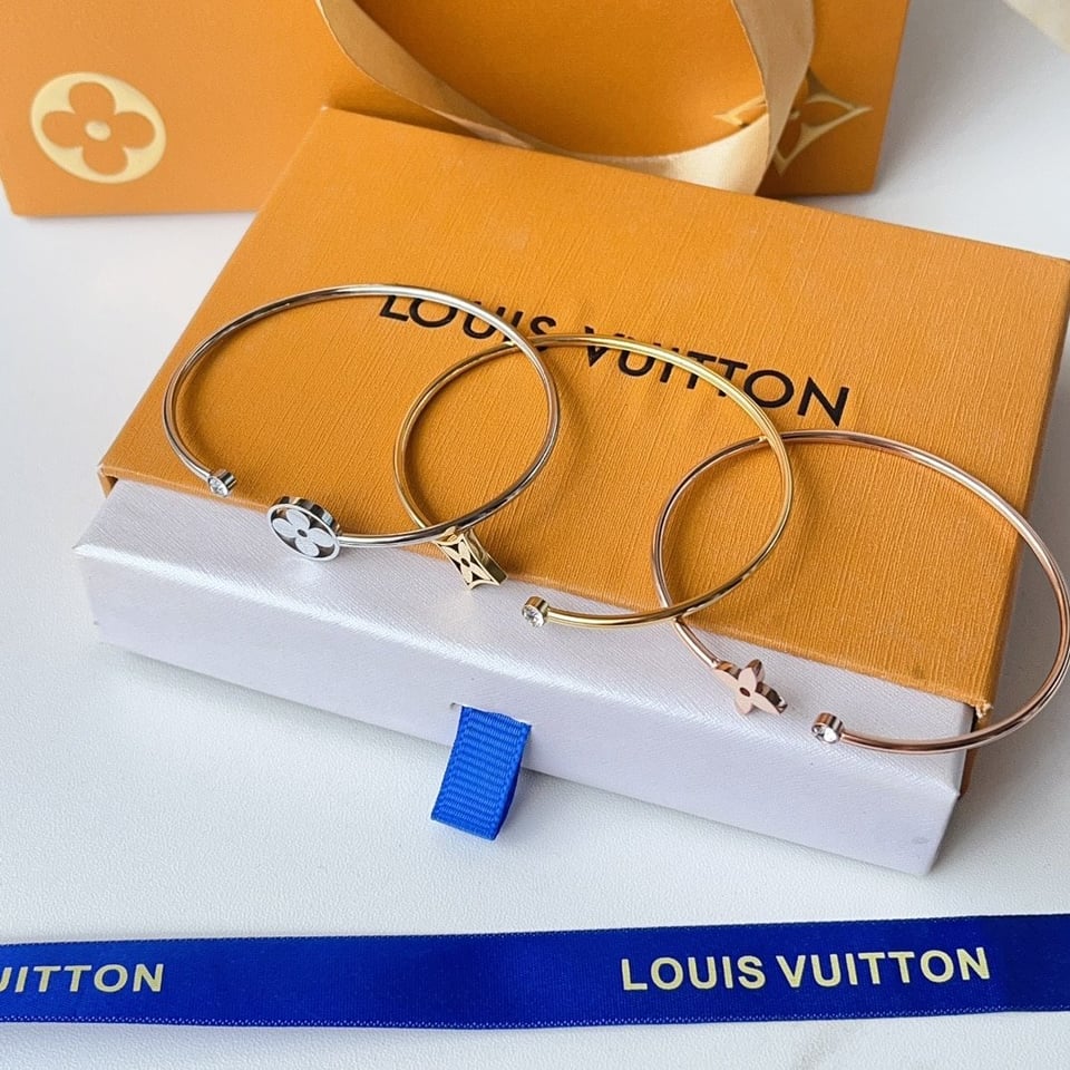 Louis Vuitton Idylle Blossom Twist Bracelet Gold Q95531 view 4