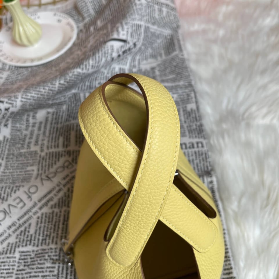 Hermes Picotin Lock Bag In Taurillon Clemence Limoncello 22Cm view 7