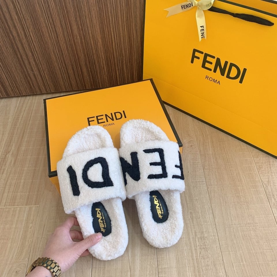 Fendi Fleece Black Text Slippers White view 9