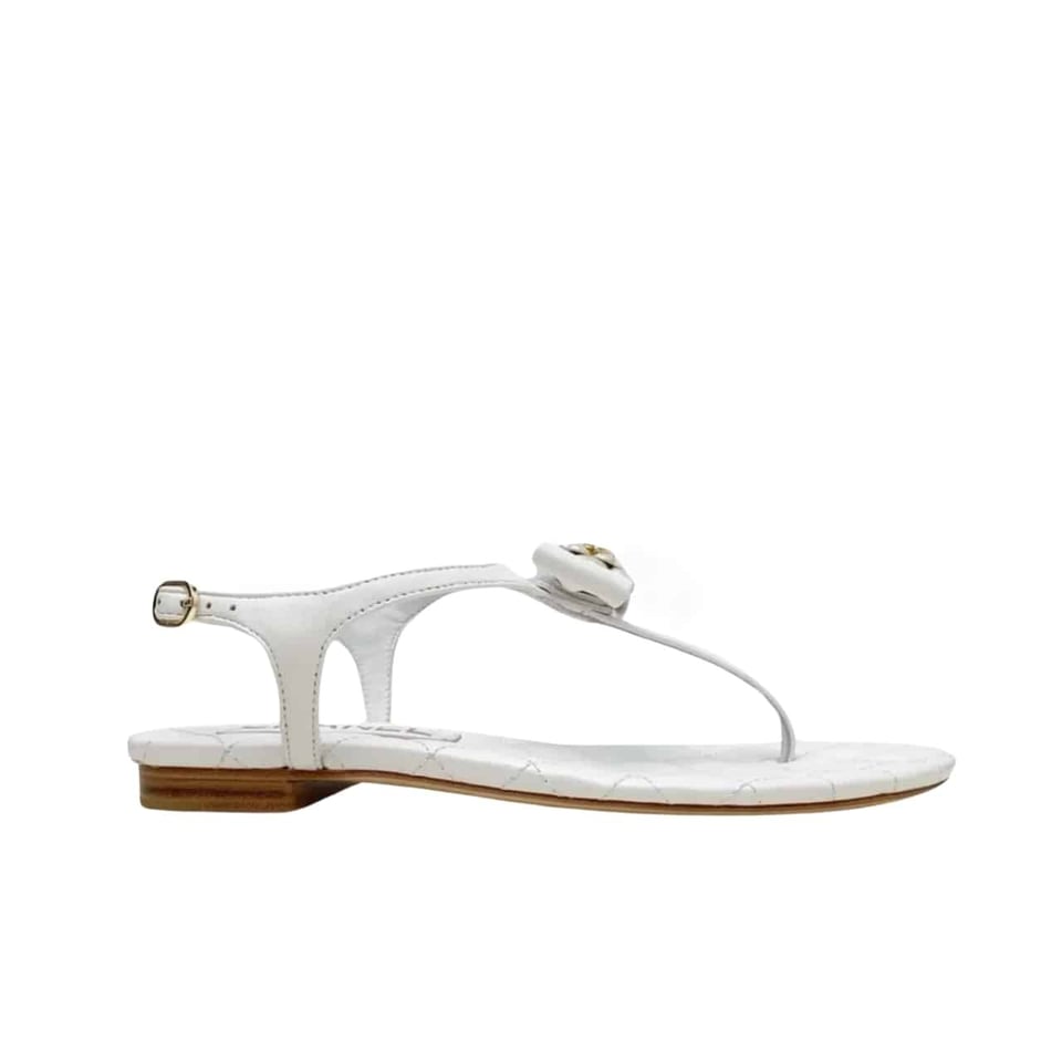Chanel White Quilted Leather With White Camellia Cc Logo Bow Thong Sandals view 2