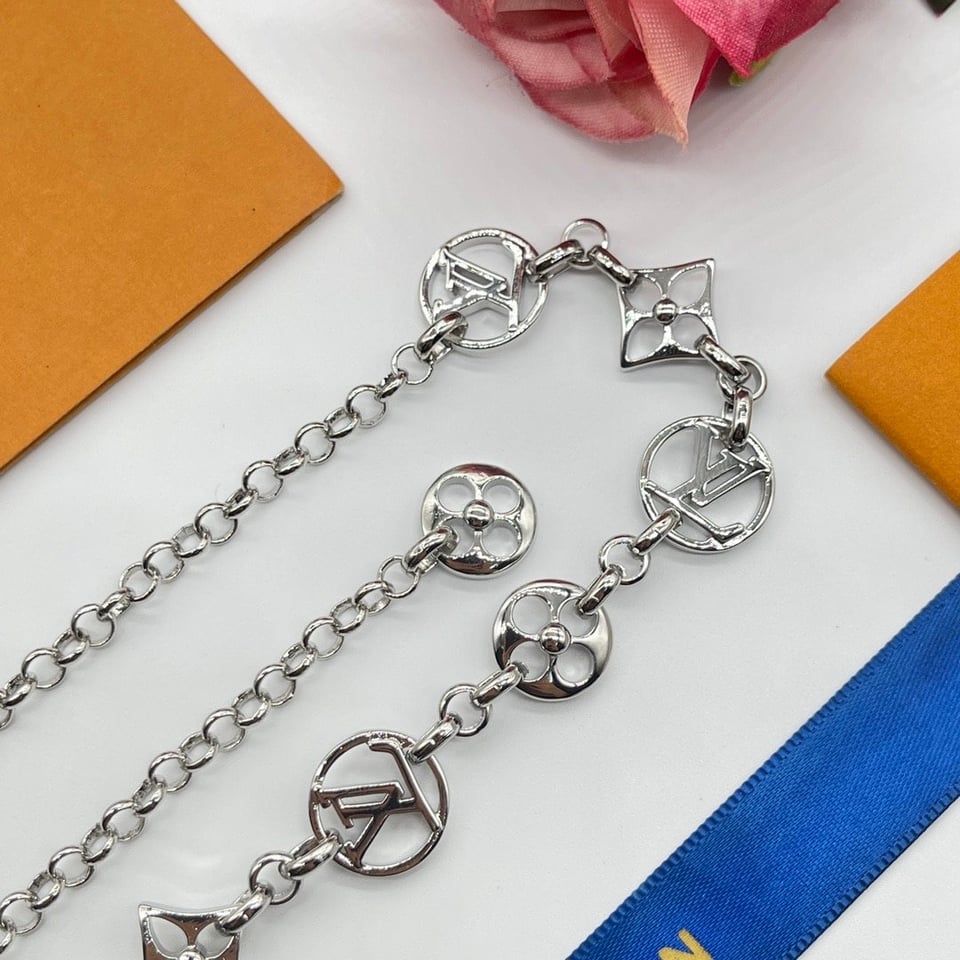 Louis Vuitton Silver Necklace view 6