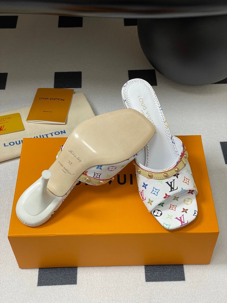 Louis Vuitton LV x TM 6AM Mule 1AGWT2 White view 6